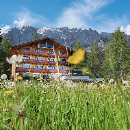 Hotel Roesslhof Ramsau am Dachstein Exterior photo