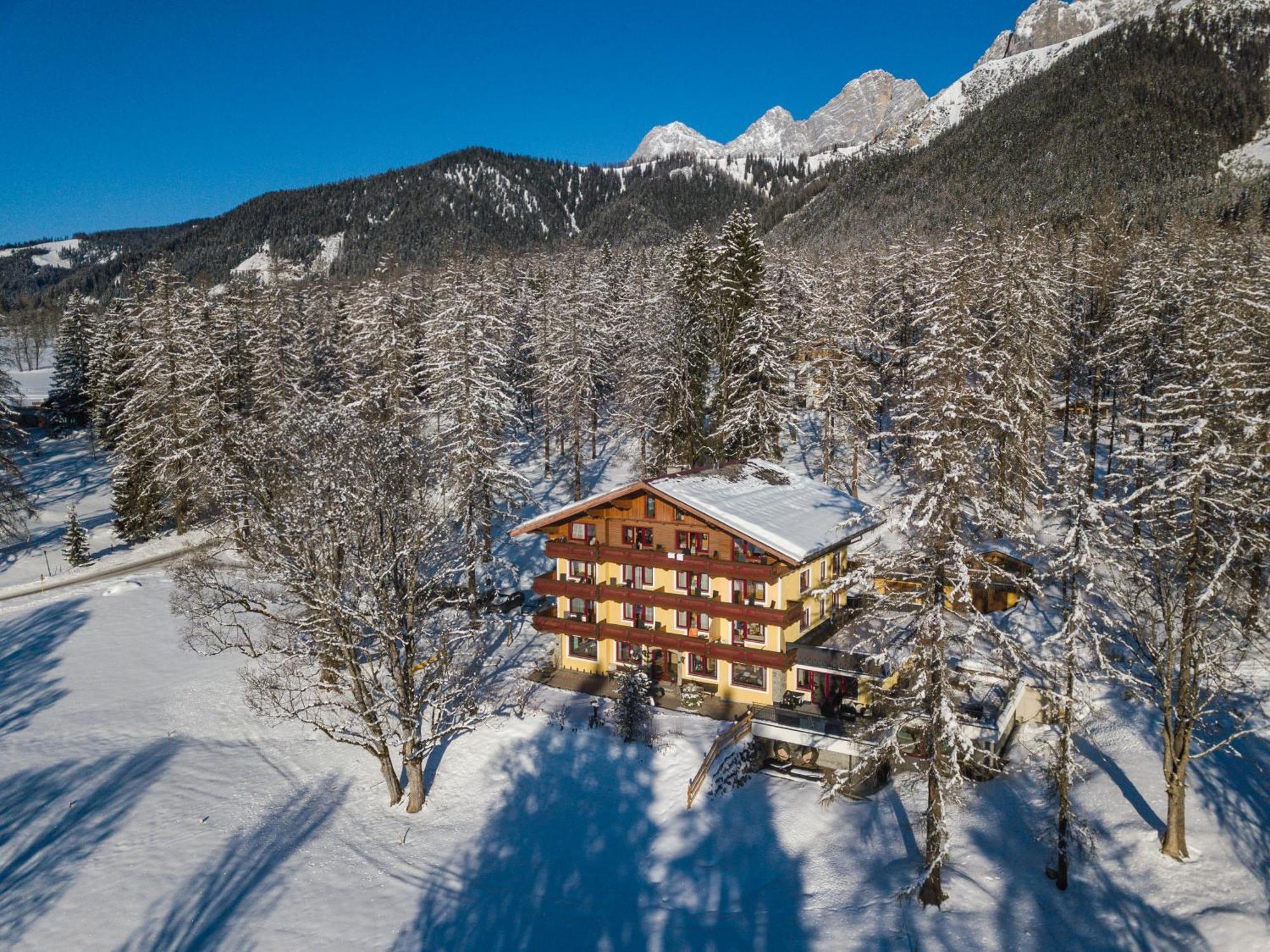 Hotel Roesslhof Ramsau am Dachstein Exterior photo