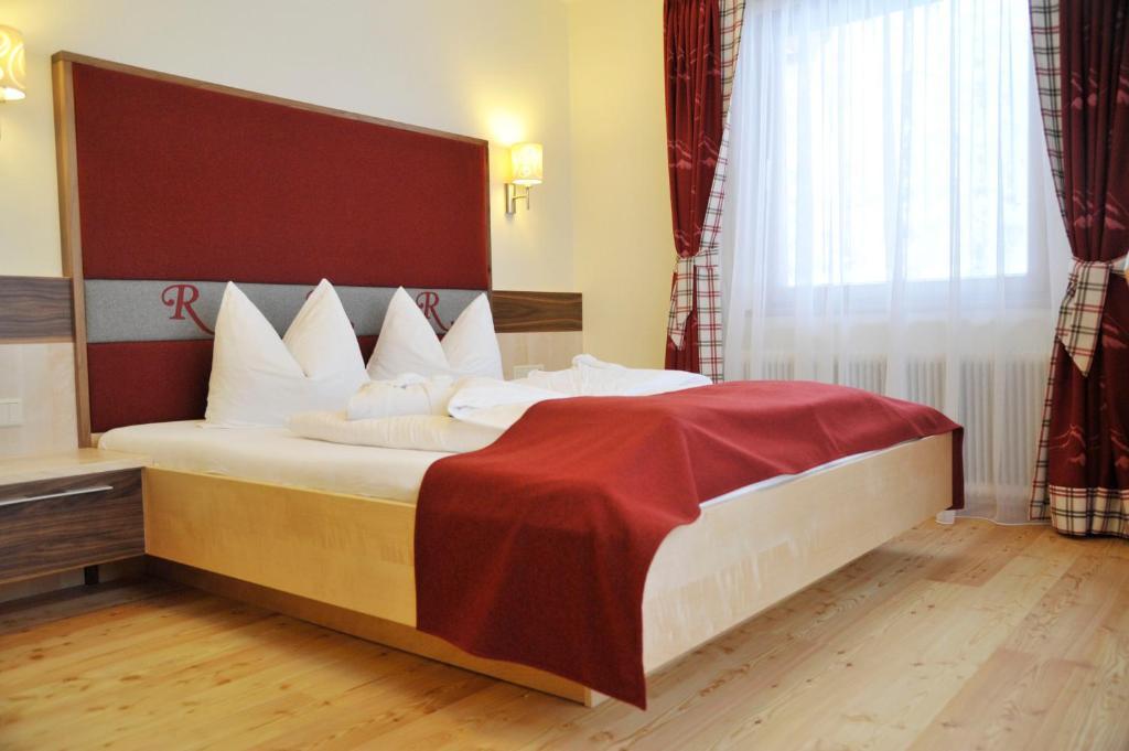 Hotel Roesslhof Ramsau am Dachstein Room photo