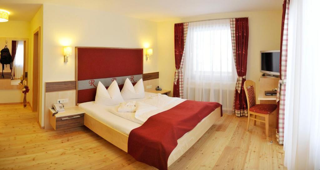 Hotel Roesslhof Ramsau am Dachstein Room photo